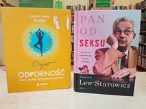 na zdjęciu książki