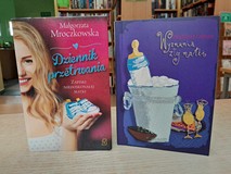 na zdjęciu książki