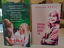 na zdjęciu książki