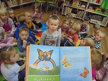 Biedronki w bibliotece