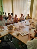 zebrani ćwiczą masaż