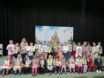 Recytatorzy razem po rozdaniu nagród