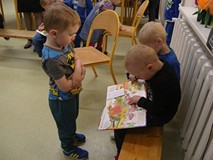 Tydzień Bibliotek - teatrzyk otwiera podwoje