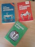 na zdjęciu książki