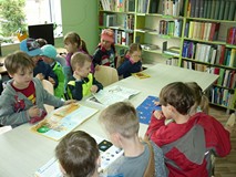 Goście w bibliotece