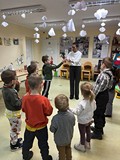 bibliotekarka wita dieci