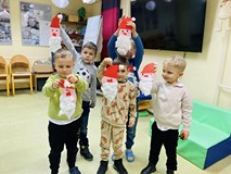 Dzieci prezentują swoje prace