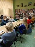 zebrani ćwiczą z panią Magdą
