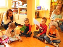DZIECI Z PRZEDSZKOLA „PRZYJACIEL DZIECKA TPD” W BIBLIOTECE