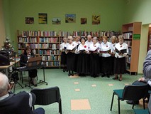 Seniorzy śpiewają kolędy