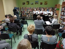 Seniorzy śpiewają kolędy