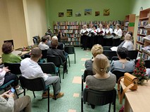 Seniorzy śpiewają kolędy