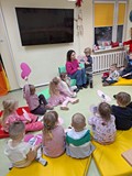 Dzieci w trakcie zabawy