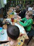 Chłopcy podczas warsztatów
