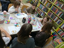 Dziewczynki podczas warsztatów