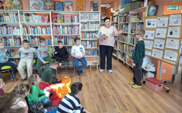 Zajęcia biblioteczne z uczniami 2 a Szkoły Podstaoweoj nr 9 w Koszalinie