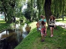 WYCIECZKA NAD RZECZKĘ