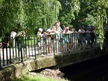 WYCIECZKA NAD RZECZKĘ