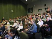 Licznie zgromadzona publiczność w czasie sesji