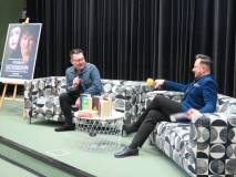 Michał Witkowski i Marcin Napierała na scenie KBP.