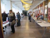 Odwiedzający Giełdę Kolekcjonerską.