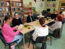 Uczestnicy rozmawiają o książce Marcina Wichy
