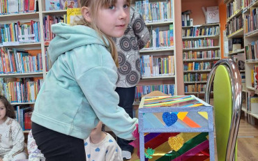Biblioteka. Lubie tu być...Magiczna skrzynka bajek
