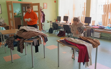 Pomoc przy układaniu ubrań