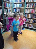 BAWIMY SIĘ W BIBLIOTECE