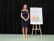 Uczestniczka podczas występu.