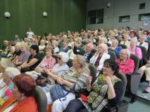 Widownia słuchająca koncertu.