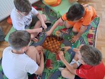 Bezpieczne wakacje, Pomysłowa Fabryka