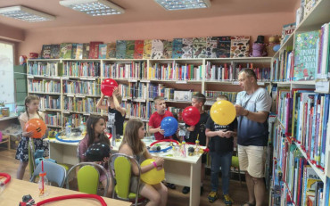 Pomysłowa Fabryka w bibliotece i zajęcia z aerodymaniki
