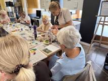 Uczestniczka ze swoją zakładką.