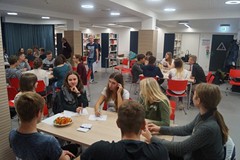 „Aby świat się dowiedział... Damit die Welt es erfährt...”