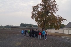 „Aby świat się dowiedział... Damit die Welt es erfährt...”