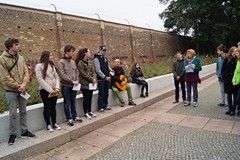 „Aby świat się dowiedział... Damit die Welt es erfährt...”