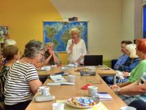 Na zdjęciu Lucyna Ślubowska i uczestniczki spotkania