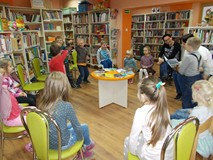 Pierwsza wizyta w bibliotece