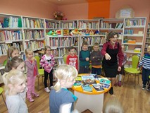 Pierwsza wizyta w bibliotece