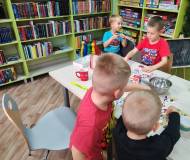 Chłopcy i puzzle