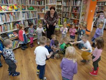 Misiowe zabawy w bibliotece