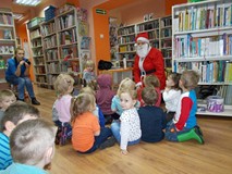 Święty Mikołaj w bibliotece