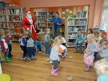 Święty Mikołaj w bibliotece