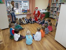 Święty Mikołaj w bibliotece
