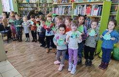 „Biedronki” z własnoręcznie ozdobionymi choinkami