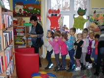 PRZEDSZKOLAKI W BIBLIOTECE