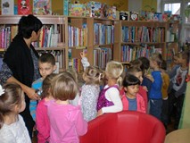 PRZEDSZKOLAKI W BIBLIOTECE