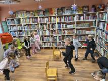 Wielka bitwa papierowymi kulkami