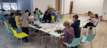 Warsztaty plastyczne w KBP.